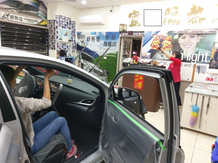 真開箱文   18 Yaris S 銀鴨 購車心得記