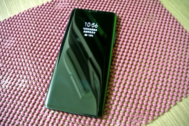 點我看大圖 HUAWEI Mate 20 Pro 極光藍 輕開箱/2日使用心得