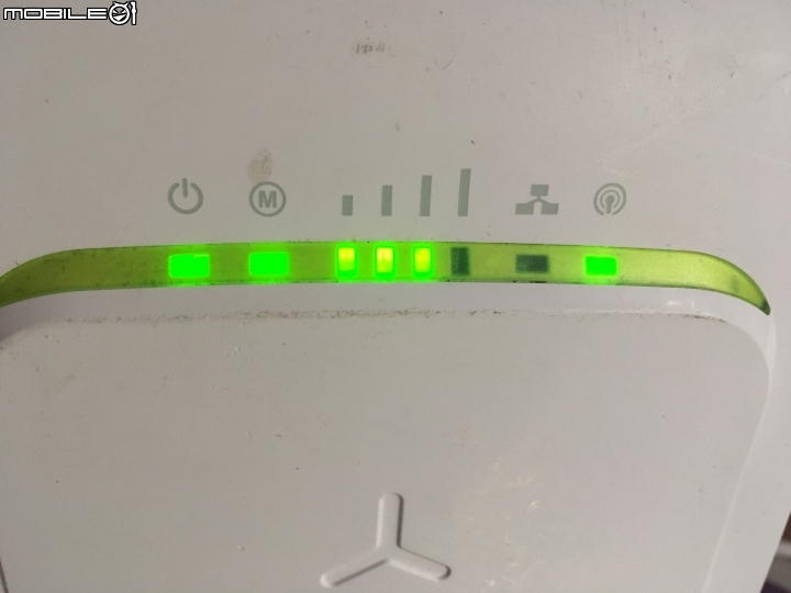 點我看大圖 台灣首發!功能比華為B310強大!烽火LG522 4G路由器wifi分享器 外觀+拆解+改裝天線