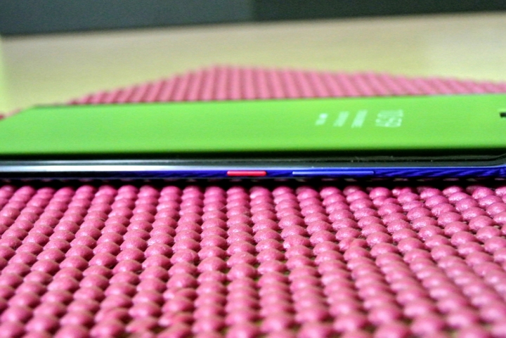 點我看大圖 HUAWEI Mate 20 Pro 極光藍 輕開箱/2日使用心得