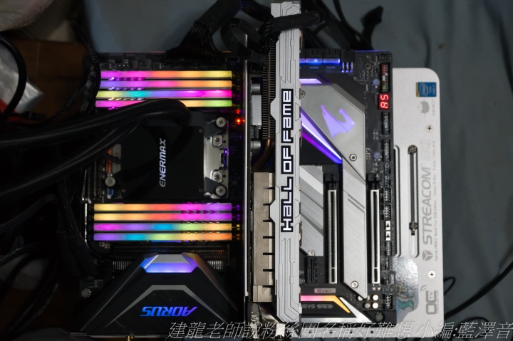 翱翔於天際的農企神鷹 GIGABYTE X399 AORUS XTREME