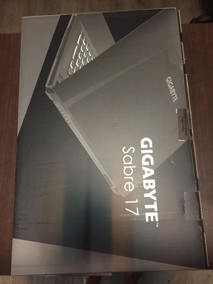 GIGABYTE Sabre 17 GB一次買七台
