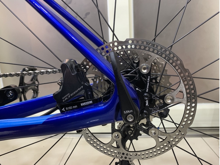 GIANT DEFY 金屬藍簡單開箱