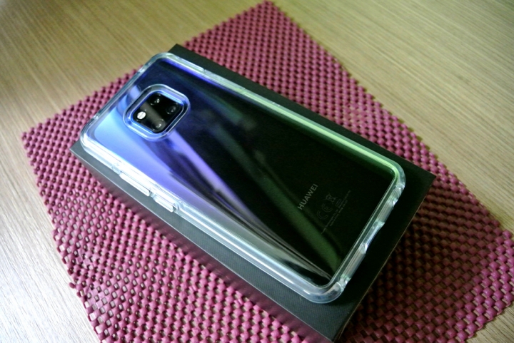 點我看大圖 HUAWEI Mate 20 Pro 極光藍 輕開箱/2日使用心得