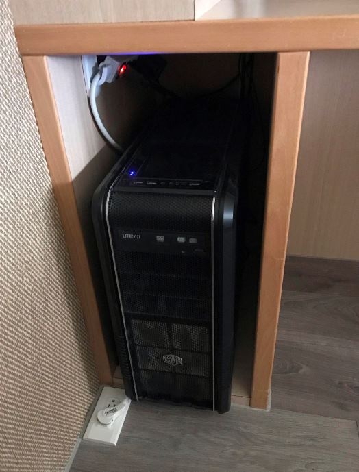 附上主機放置環境，請各位推薦機殼~