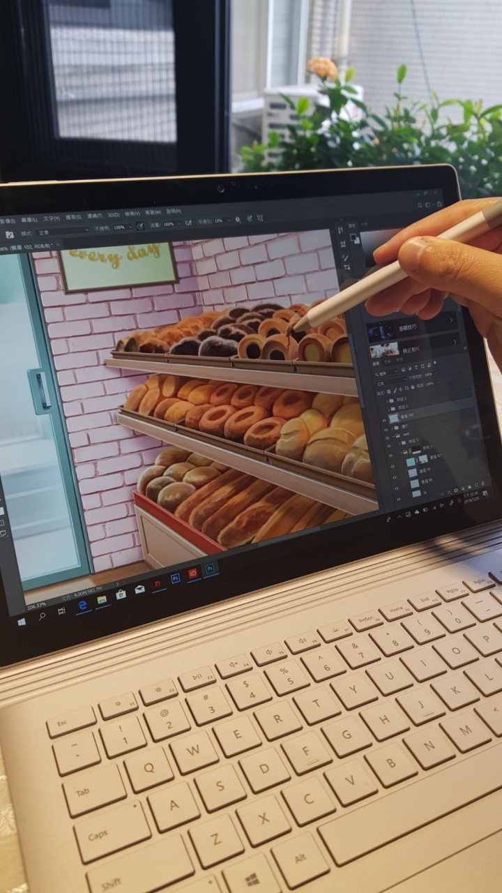 設計師的生財工具 - Surface Book 2