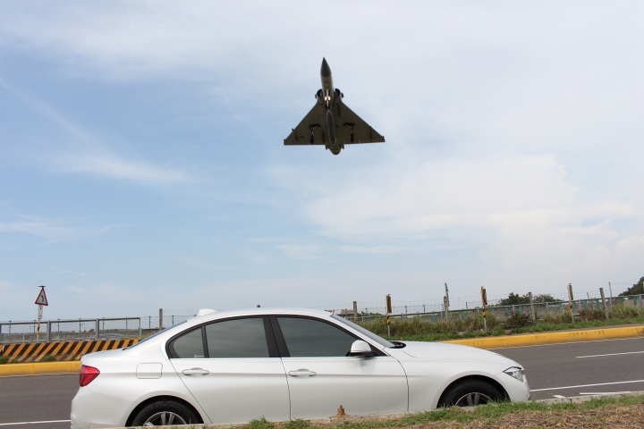 開箱~BMW 318i
