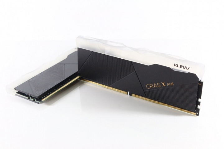 科賦KLEVV CRAS X RGB DDR4電競記憶體-酷炫RGB水晶寶石造型設計，視覺效果再升級