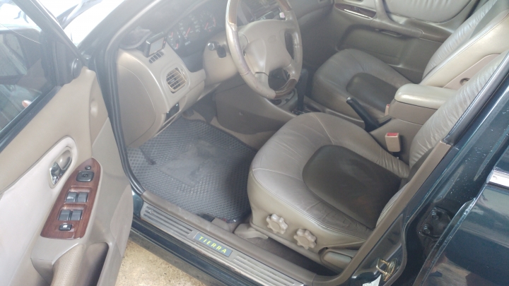 Ford Tierra1.8 Ghia 關箱文