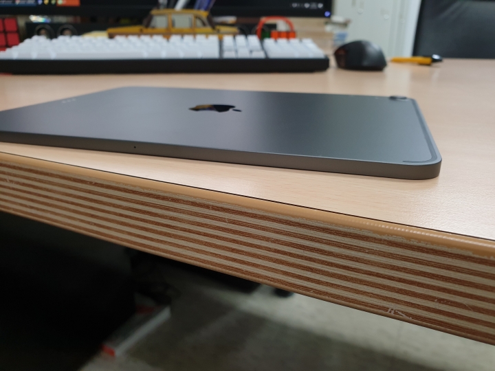 iPad Pro 11吋太空灰開箱加快充測試
