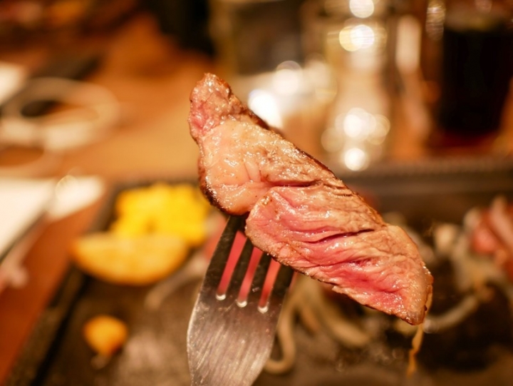 【台北忠孝敦化】ToTsuZen Steak 高貴不貴濕式熟成牛排,想吃多少現切現煎!