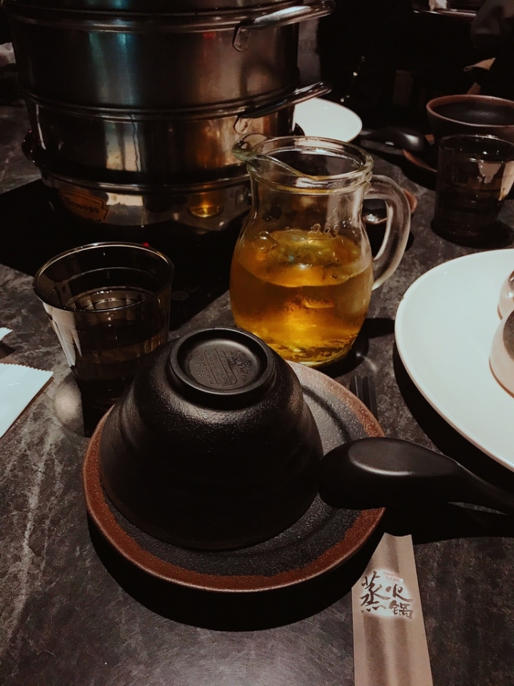 「新北板橋美食」蒸火鍋-錵鑶。海鮮蒸火鍋 海鮮蒸籠塔 ~是痛風餐但是就是爽~~海鮮饕客不容錯過