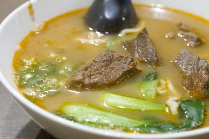 【美食。食記】台中市 西區 真的很挑人吃的一碗牛肉麵 甲級牛肉麵 半筋半肉 孜然 香料