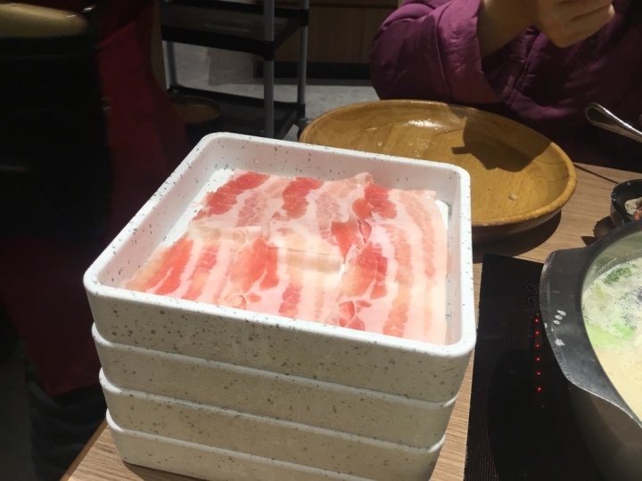 [食評]統一時代百貨3樓涮乃葉(統一時代市府店)~新鮮鍋物吃到飽