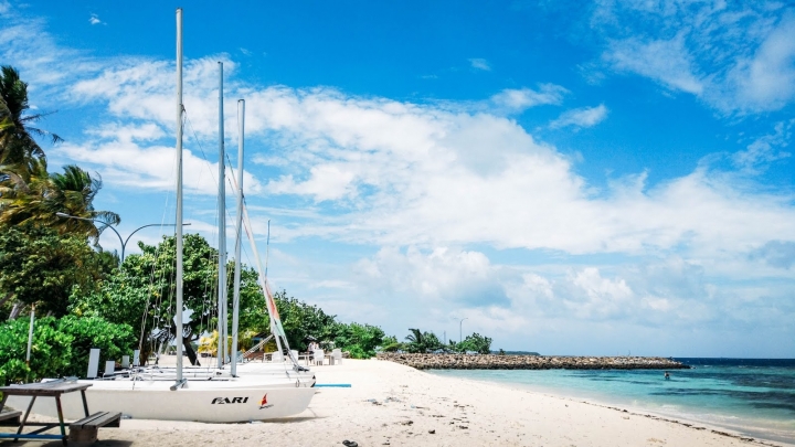 馬爾地夫海島竟然禁止穿比基尼!? 5分鐘帶你環島居民島Maafushi！(上集)｜馬爾地夫 EP 8｜居民島｜旅行，路上。