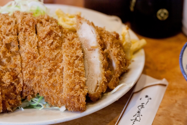 【美食。食記】東京 五反田 今年最棒的雞腿排飯 とん金 炸物 豬排 油炸 豚金 推薦