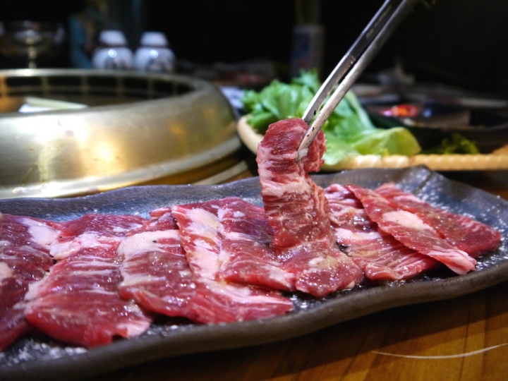 【新北市 中和區/捷運永安市場站】米炭火燒肉小酒館-燒肉串燒一起來！聚餐約會超級歡樂