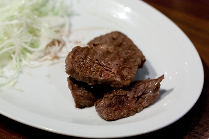 【美食。食記】東京 大門 這樣吃好像有點太爽加奢侈喔! ホルモン在市 芝大門 東京鐵塔 濱松町 芝公園 燒肉 烤肉 和牛 推薦 午餐 中午