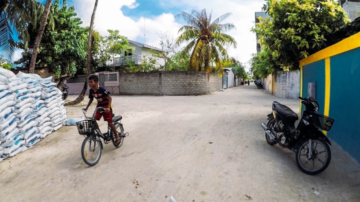 3分鐘帶你入住馬爾地夫居民島！Maafushi平價民宿與餐廳攻略｜馬爾地夫 EP 7｜居民島 Venturo Maafushi｜旅行，路上。