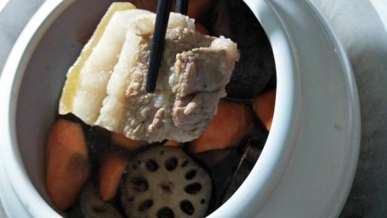 電鍋+煎鍋併用下飯菜：豆油伯春源醬油&蓮藕燉燜肉