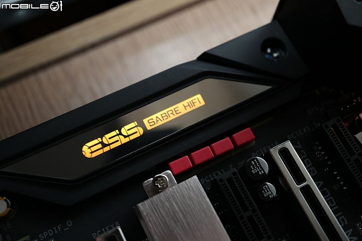 [開箱]  Z390 散熱用料強化中高階誠意之作 Z390 AORUS MASTER 大師超頻