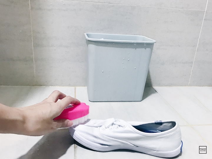 如何在家輕鬆洗白色帆布鞋，不泛黃