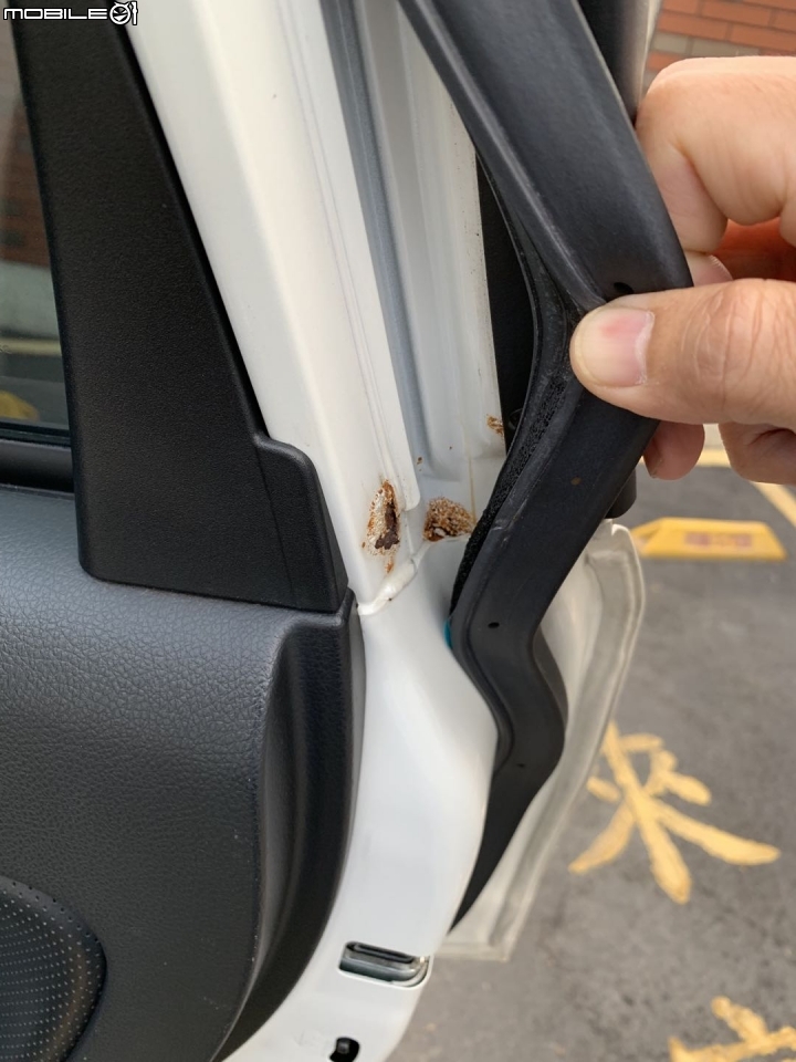 五年多的SUBARU 森林人鈑金會生锈成這樣嗎?