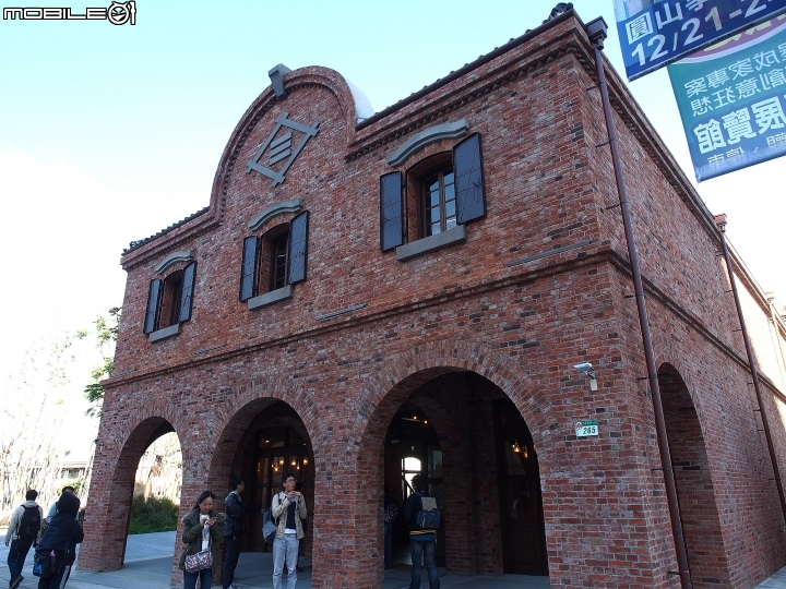 臺北市 中正區 三井物產株式會社北門倉庫 — 紛紛攘攘的嶄新古建築