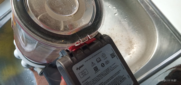 居家清潔的開掛神器!!! Dyson v7 mattress 除螨機  塵螨退散~!!