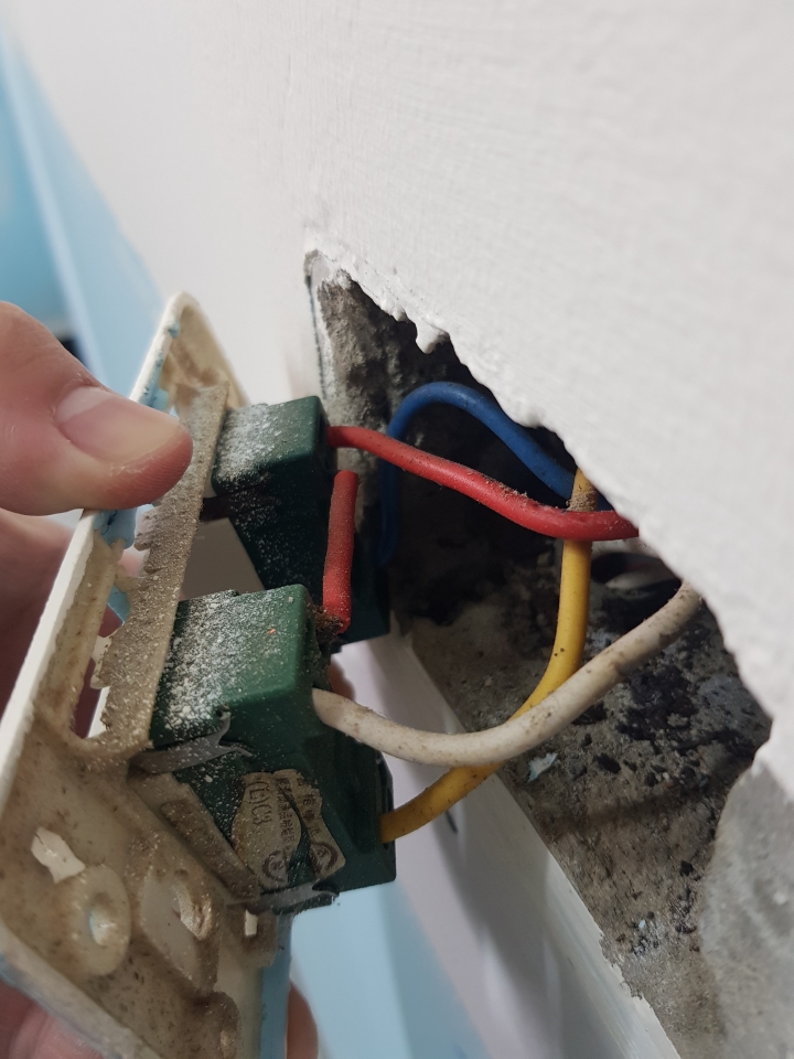 關於換電燈開關問題