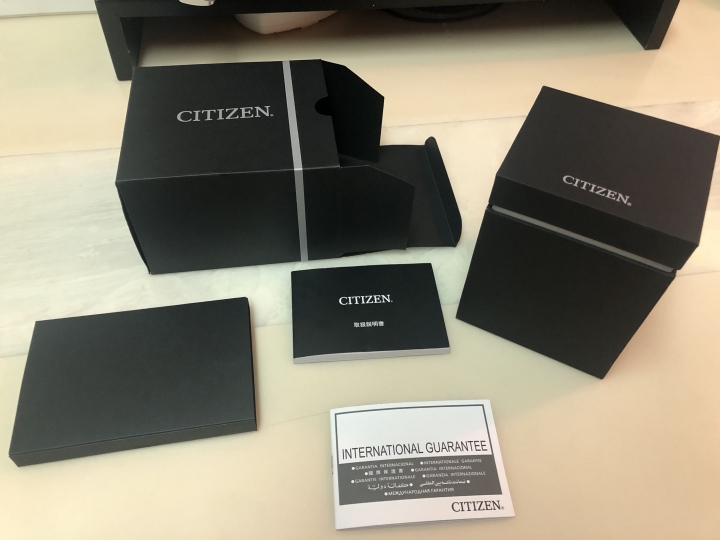 【開箱文】citizen CB5037-84E光動能電波錶