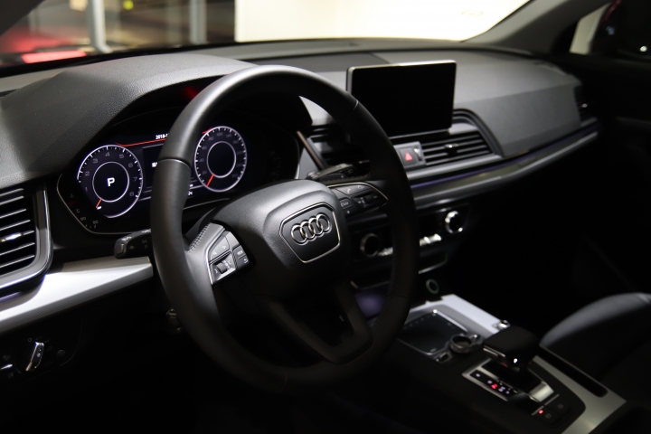 以後請多指教Audi Q5 45TFSI星際藍交車