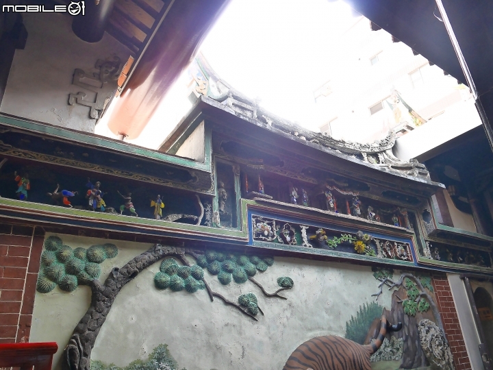 高雄 鳳山 鳳山龍山寺 — 精雕細琢的鳳山在地居民信仰中心