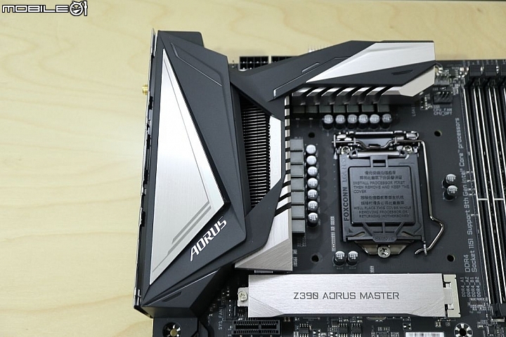 [開箱]  Z390 散熱用料強化中高階誠意之作 Z390 AORUS MASTER 大師超頻
