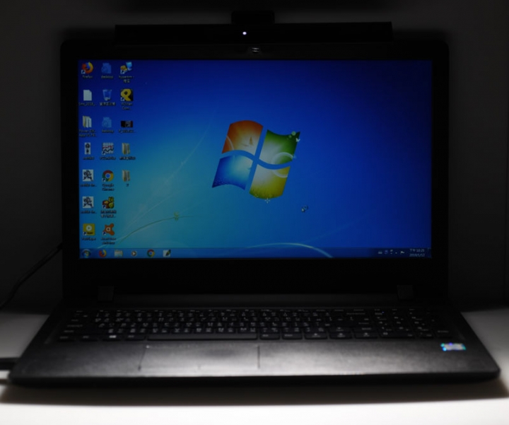 BenQ WiT ScreenBar Lite筆電智能掛燈開箱