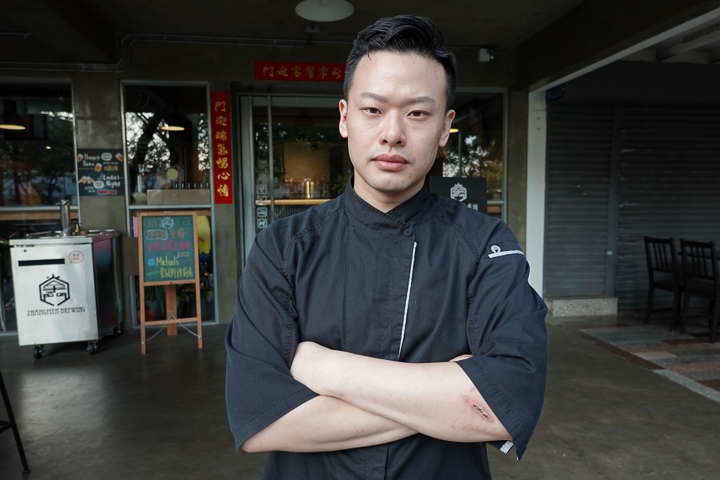 狂妄的國宴級牛肉麵！Michael前往掌門東豐店踢館Michael大廚！