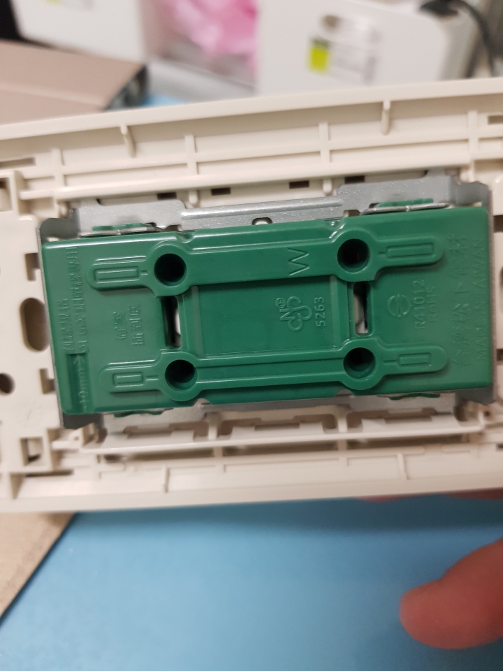 水電新手DIY插座 問個問題