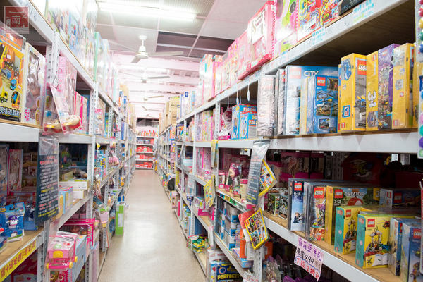 【台南賣場】便宜玩具倉庫｜日韓台玩具批發｜大型玩具賣場~亞細亞toys批發家族台南店