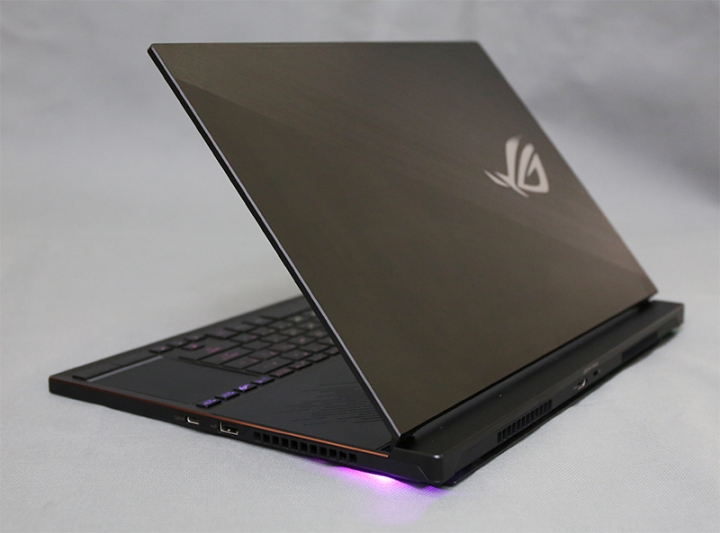 ROG Zephyrus S GX531 – 捏一把衝西風之神S！