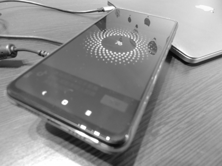 Moshi Symbus Q 北歐時尚風造就質感辦公搭配無線充電 \佛心公司/