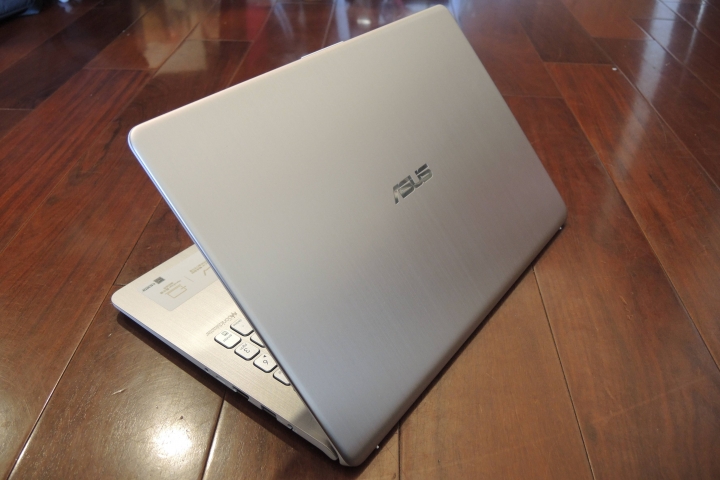 ASUS VivoBook S15 購入第一台自己買的筆電開箱