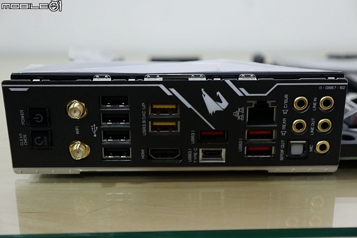 [開箱]  Z390 散熱用料強化中高階誠意之作 Z390 AORUS MASTER 大師超頻