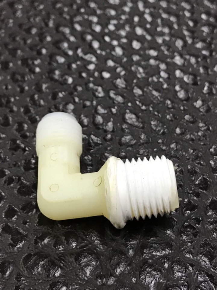 請問要如何看淨水器的接頭尺寸？