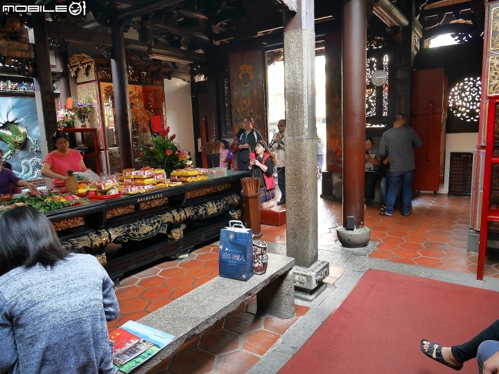 高雄 鳳山 鳳山龍山寺 — 精雕細琢的鳳山在地居民信仰中心