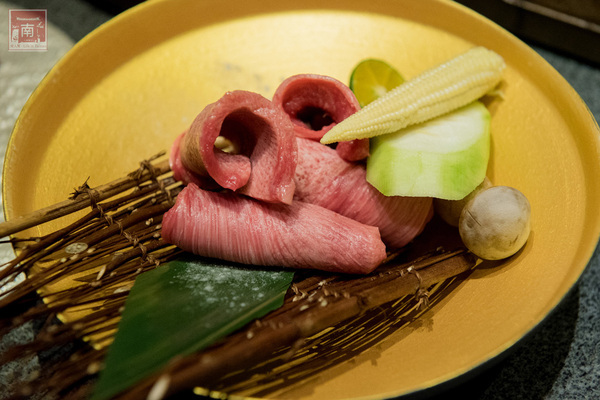【高雄美食】全亞洲最美的燒肉店｜碳佐麻里時代園區｜近捷運站近百貨~碳佐麻里高雄時代店