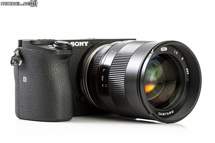 Samyang 85mm f/1.8 ED UMC CS 手動鏡評測｜輕巧與解像力兼備 同時支援 APS-C 與 M4/3 接環！
