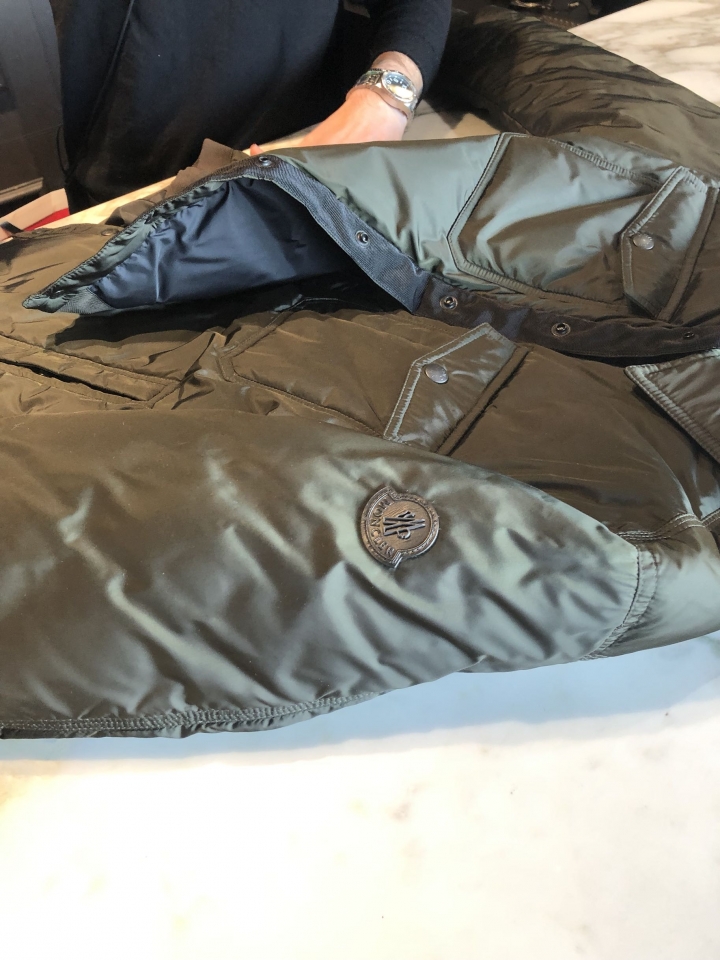 分享我在佛羅倫斯購買Moncler