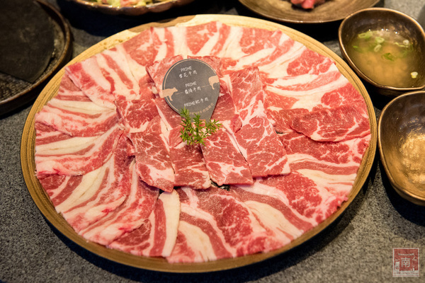 【高雄美食】全亞洲最美的燒肉店｜碳佐麻里時代園區｜近捷運站近百貨~碳佐麻里高雄時代店