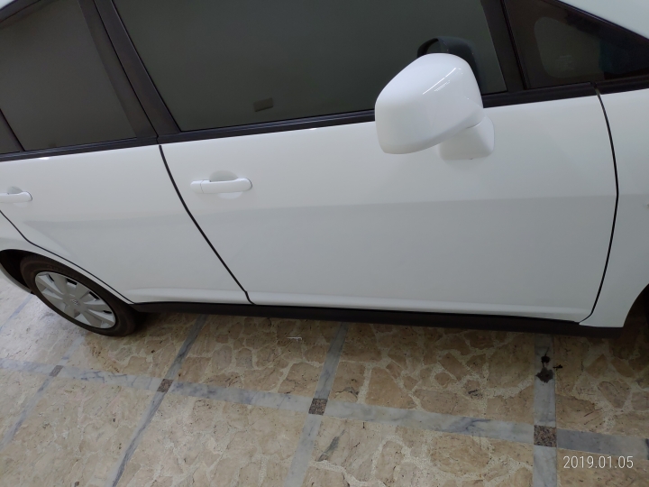 第三台車小白哥 TIIDA 4D 購入快滿月囉，發篇文章慶祝吧!