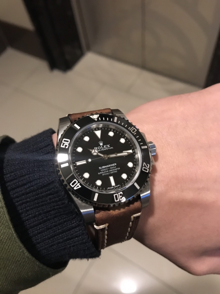 [開箱] Rolex勞力士黑水鬼114060開箱&更換皮錶帶